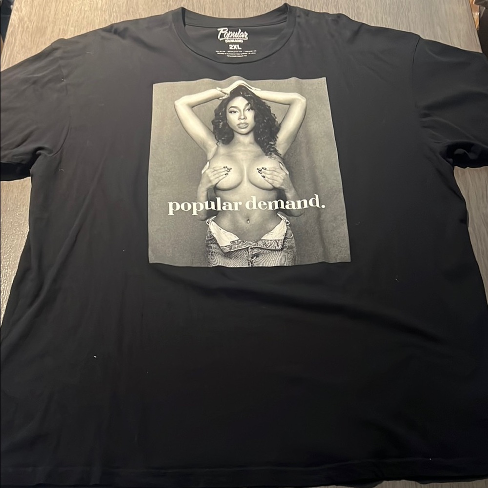 Black and White Short Sleeve Graphic T-Shirt
